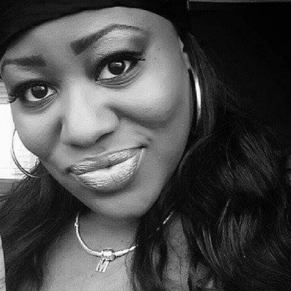 Meet your Posher, Monique